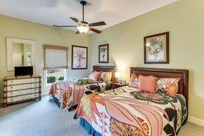 2 bedrooms, desk, Internet, bed sheets - 5 Mi to Old Town Bluffton: Cottage w/ Patio (Bluffton)