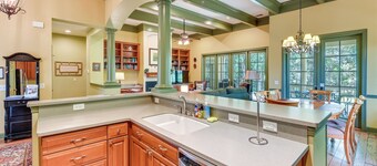 5 Mi to Old Town Bluffton: Cottage w/ Patio
