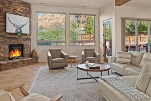 TV, fireplace
