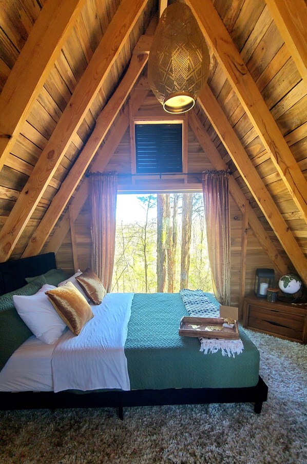 1 bedroom, bed sheets - "Lady A"-frame Glamping Cabin @Nolichucky River near Smoky Mtns. (Newport)