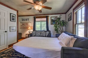 3 bedrooms, desk, iron/ironing board, WiFi