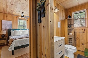 2 bedrooms, desk, iron/ironing board, travel cot