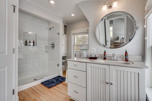 House, Multiple Beds, Balcony | Bathroom | Towels