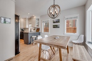 House, Multiple Beds, Balcony | Dining