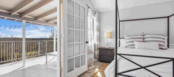 Cozy Cottage just 15 Mins North of Downtown Weatherford!