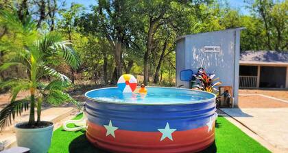 Cozy Cottage just 15 Mins North of Downtown Weatherford!