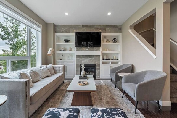 Smart TV, fireplace, offices