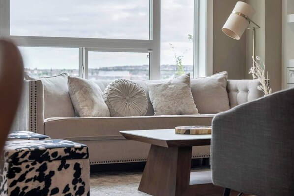 Téléviseur connecté, foyer, bureau