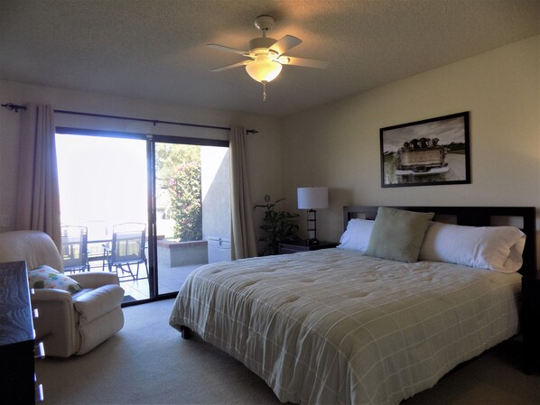 2 bedrooms, desk, iron/ironing board, WiFi