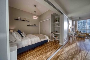 2 habitaciones, tabla de planchar con plancha y wifi gratis 