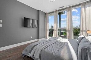 2 bedrooms, desk, iron/ironing board, free WiFi
