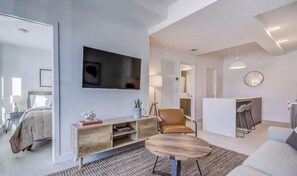 3 habitaciones, tabla de planchar con plancha y wifi gratis 