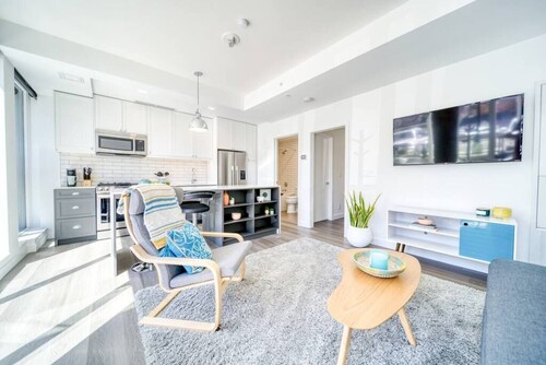 Bright & Beautiful Condo with Walkout Patio