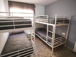 3 bedrooms, bed sheets