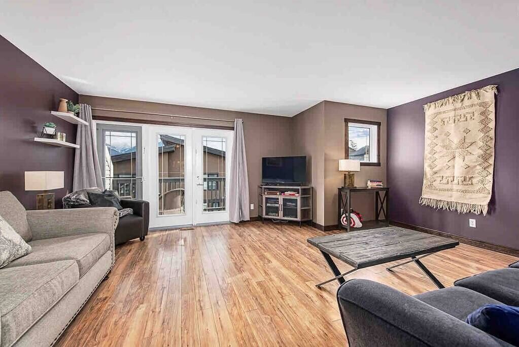 3BR Townhome Near River & Skiing