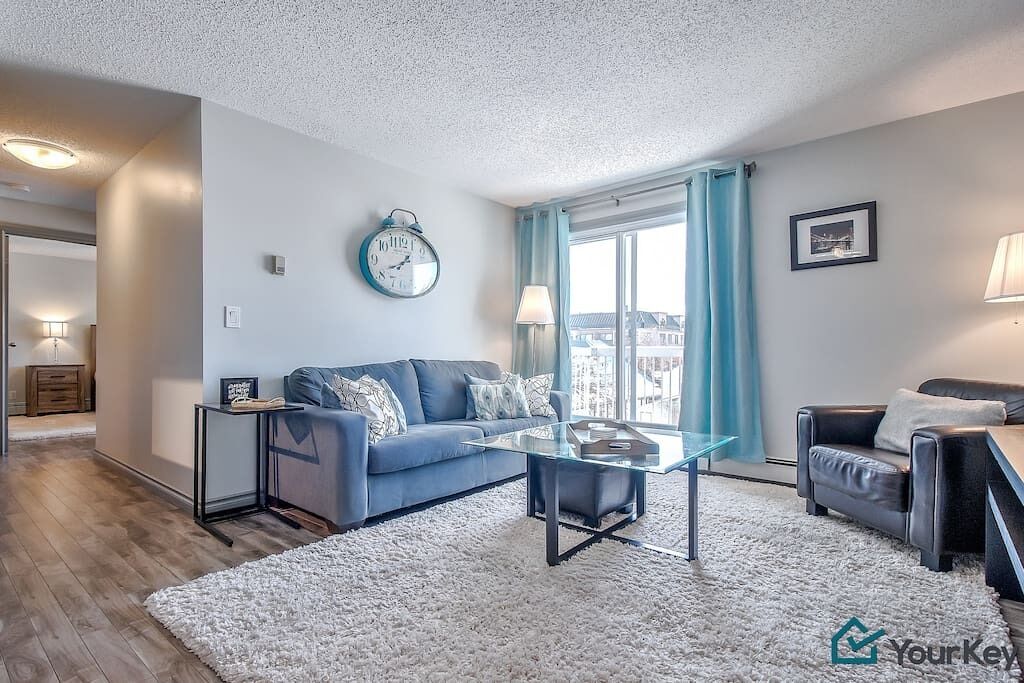 2BR 1BA Near 17th Ave with Parking