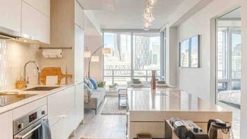 Fridge, microwave, oven, stovetop