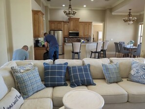 スマートテレビ、書斎 / ワークスペース