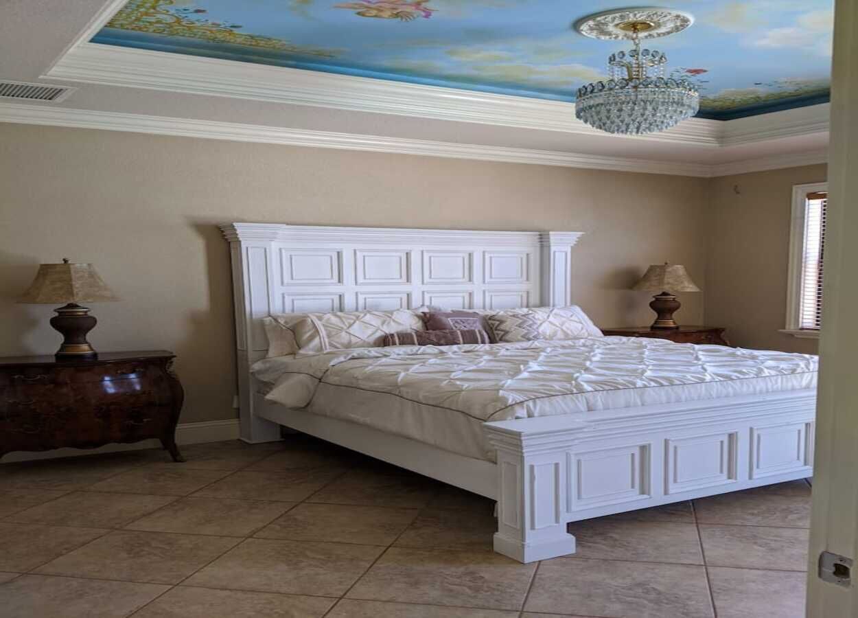 Cape Coral Paradise: Executive Home, weekly & monthly rates upon request.