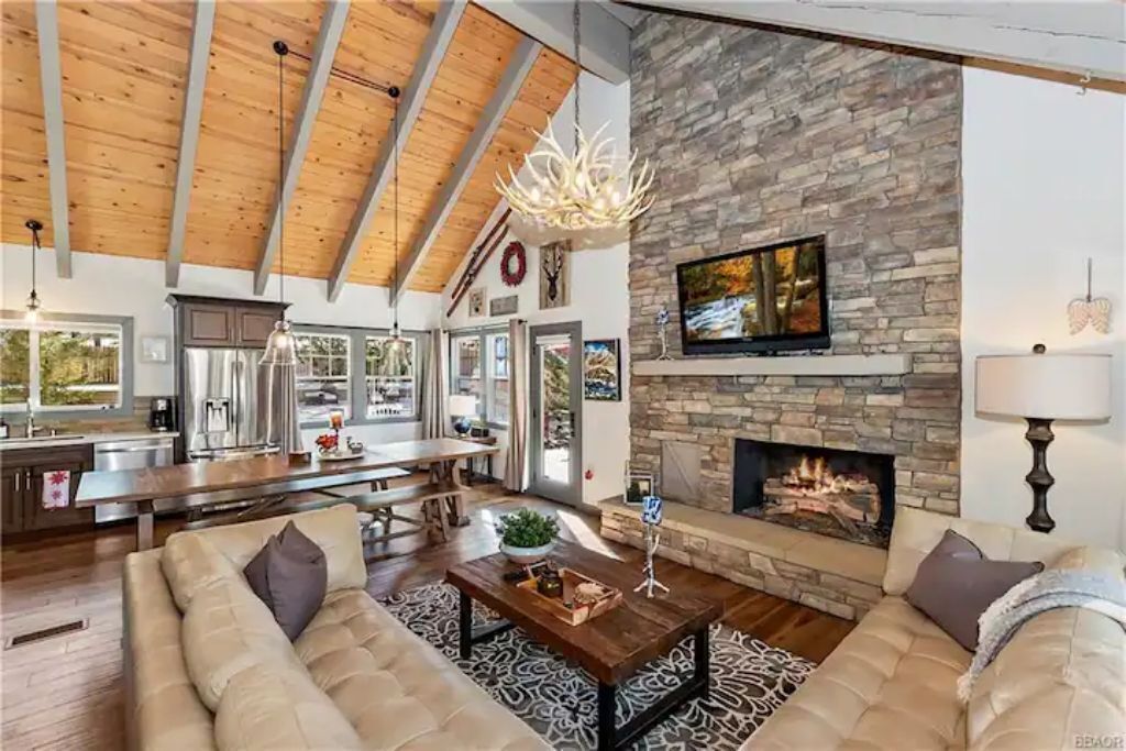 Walk 2 Lake • Fenced Large Yard • Family Retreat