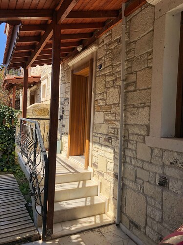 Be Villa Stone Home Experience