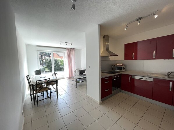 Fridge, microwave, oven, dishwasher
