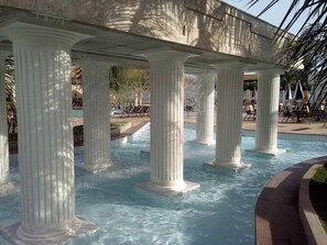 Poolwasserfall