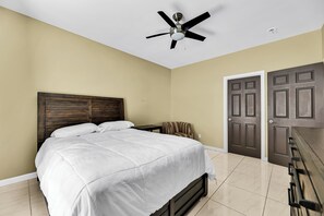 3 bedrooms, desk, free WiFi, bed sheets