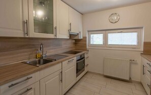 Fridge, oven, stovetop