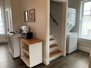 冷蔵庫、オーブン、コンロ、コーヒー / ティーメーカー