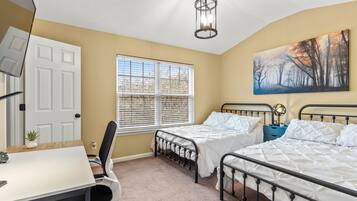 2 bedrooms, desk, iron/ironing board, free WiFi