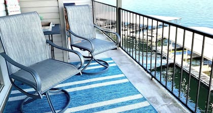 New, Amazing Panoramic views of Lake Hamilton, waterfront at The Landing.