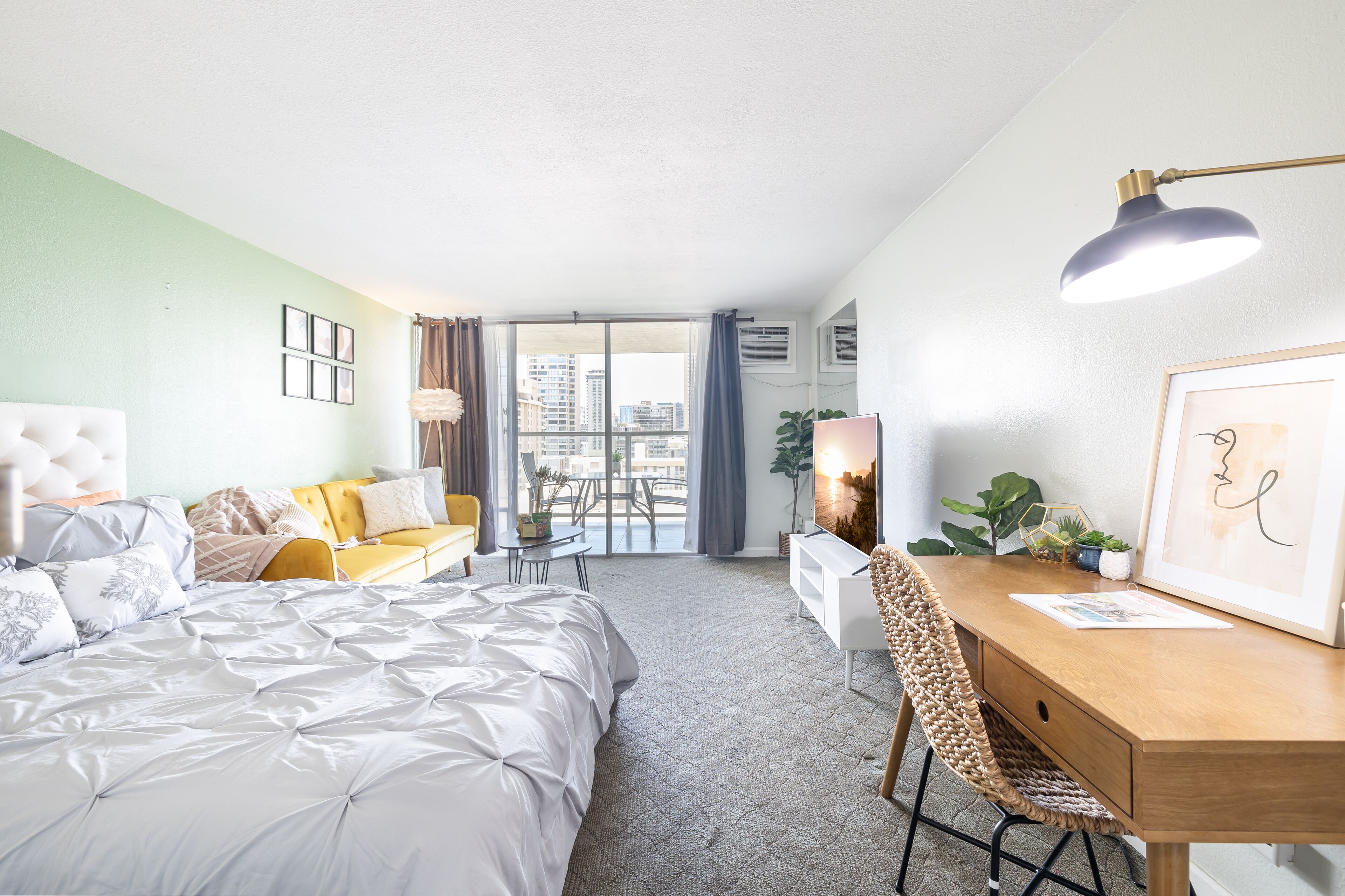 Cozy Studio Near Mall & Waikiki Beach!!!