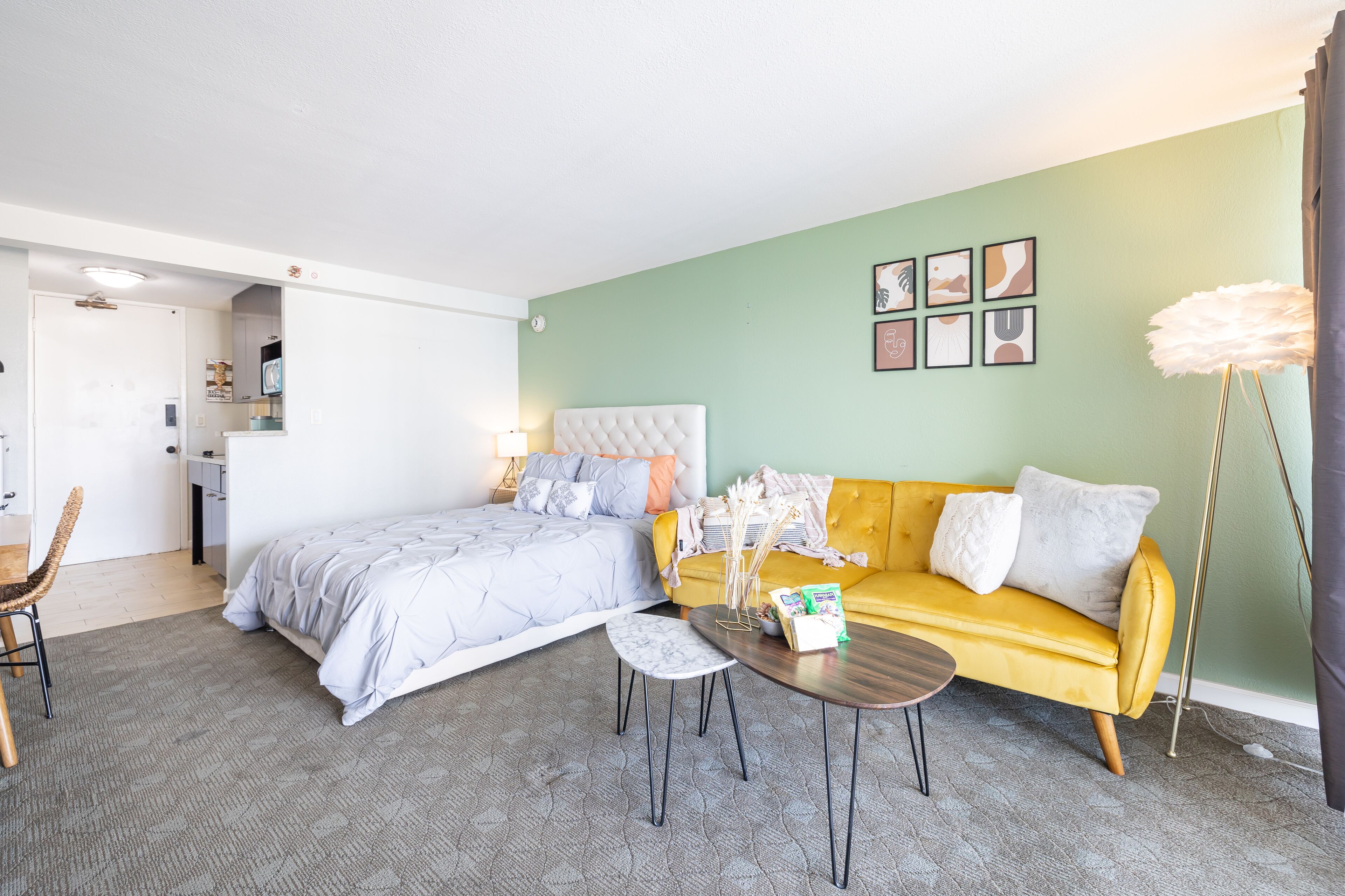 Cozy Studio Near Mall & Waikiki Beach!!!