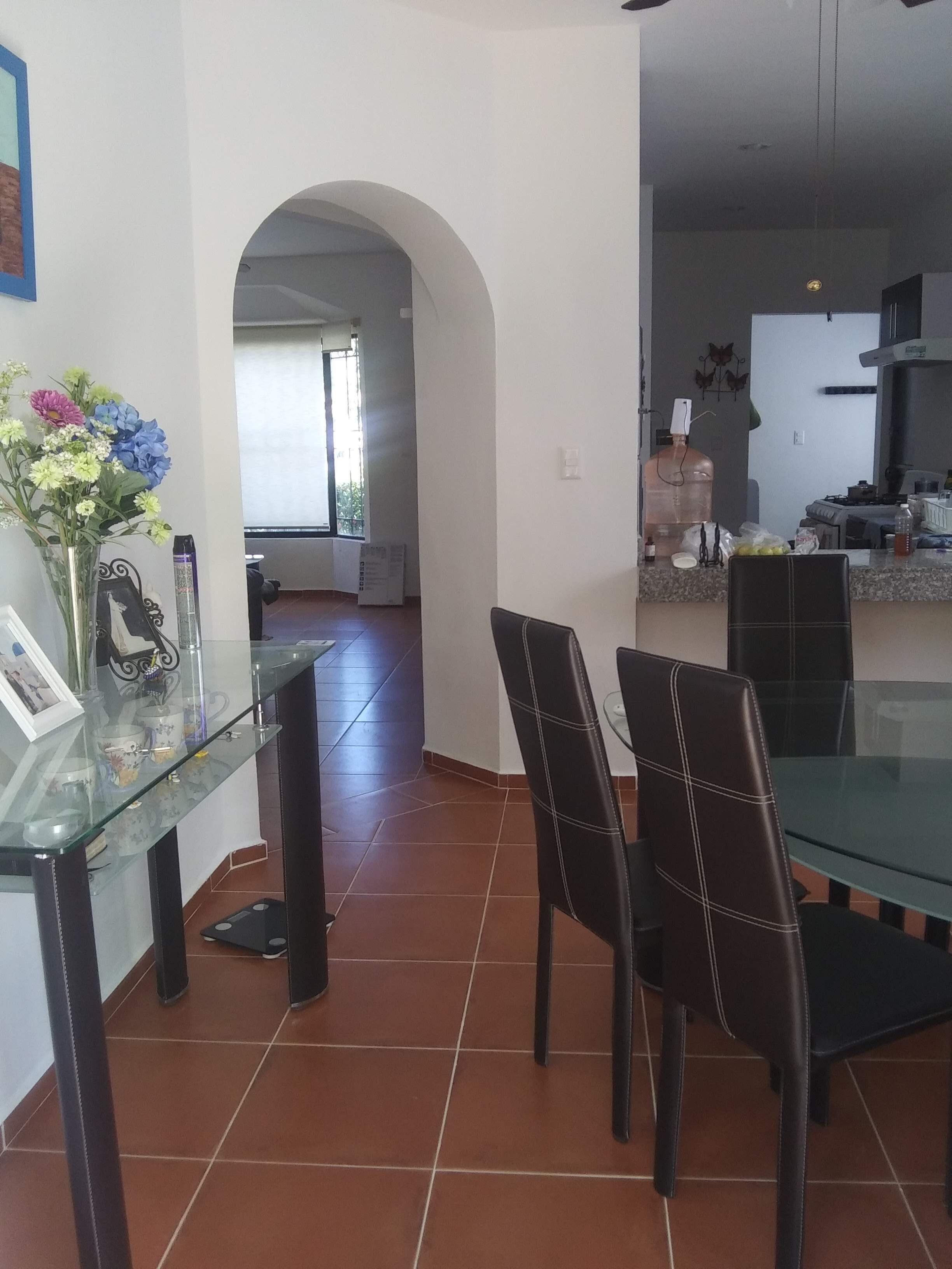 Romantic Spanish style home  — 15 min from the beach!