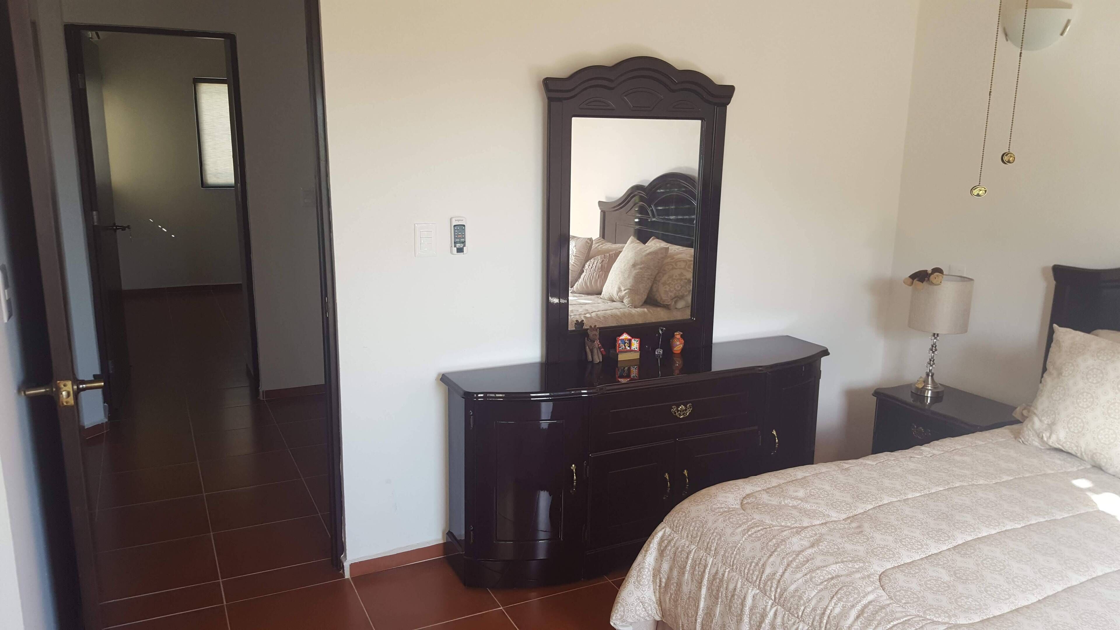 Romantic Spanish style home  — 15 min from the beach!