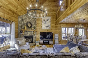 Smart TV, chimenea, videojuegos y futbolito 
