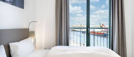 2 bedrooms, in-room safe, WiFi, bed sheets