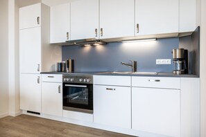 Kühlschrank, Ofen, Herdplatte, Geschirrspüler