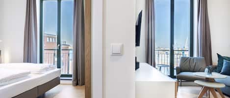 2 bedrooms, in-room safe, WiFi, bed sheets