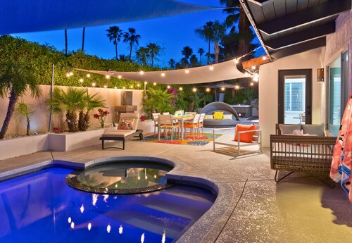Movie Colony East - Heated Saltwater Pool - 3 King bd, Views. Downtown 1 mi.