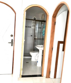 Shower, towels, soap, toilet paper - Sea view Caribbean magic (Cartagena)