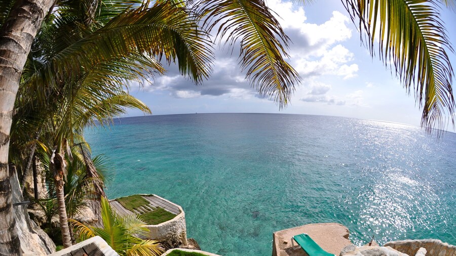Sun Reef Village on Sea