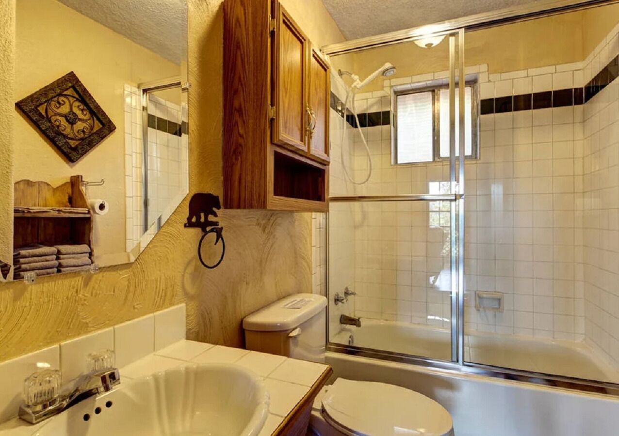 All New inside Cabin Near Cripple Creek & Colorado Springs