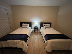 2 slaapkamers, een strijkplank/strijkijzer, wifi