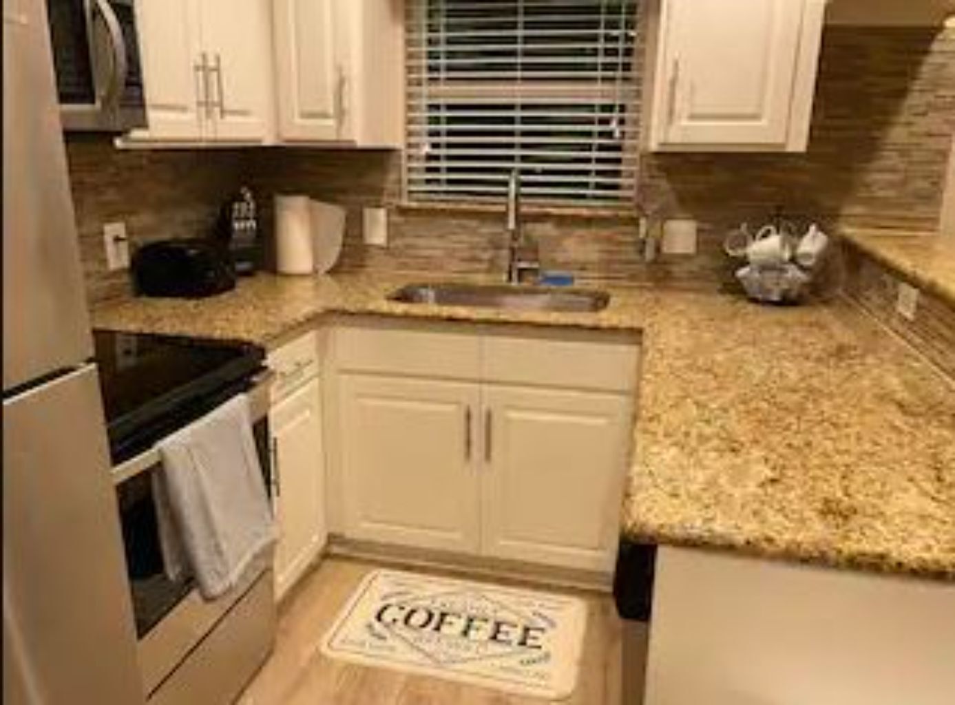 Midtown Blue Retreat │ Bars, Shppng, Rstrnts Near