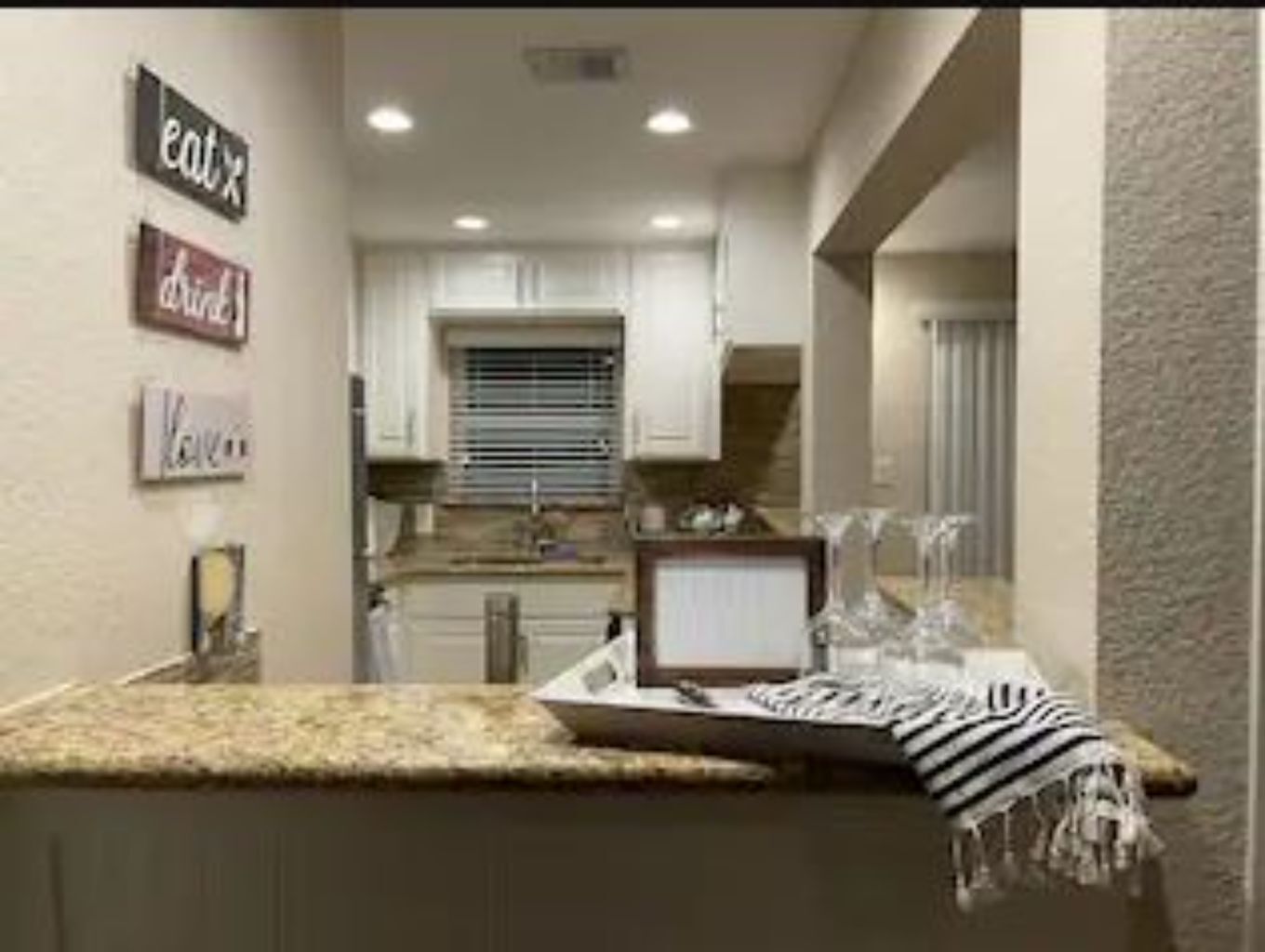 Midtown Blue Retreat │ Bars, Shppng, Rstrnts Near