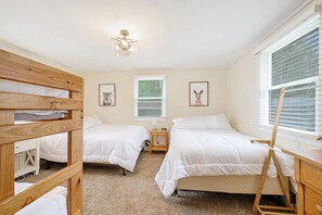 2 bedrooms, free WiFi, bed sheets, wheelchair access