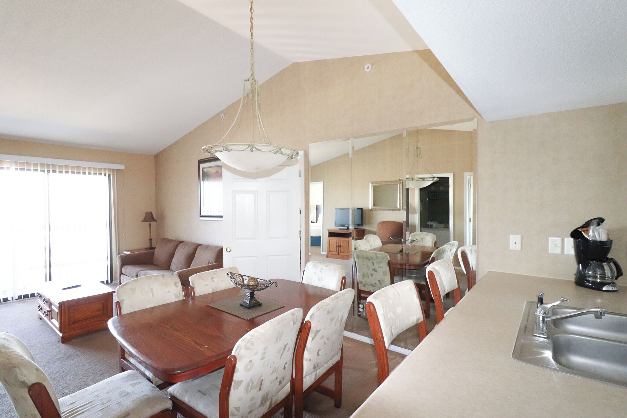 2 - BD Lakeview Suite-2LO