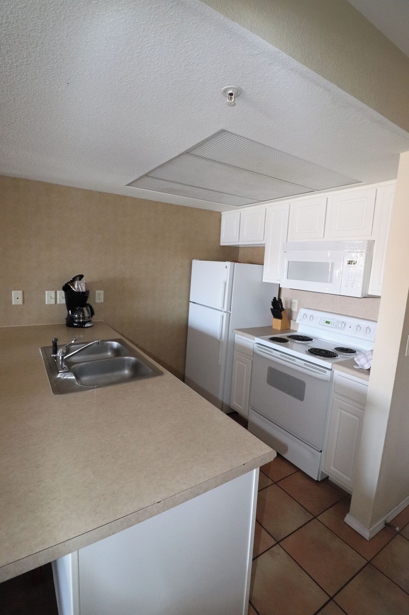2 - BD Lakeview Suite-2LO